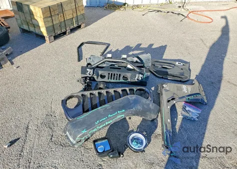 2021 Jeep Wrangler Unlimited Sport z USA, uszkodzony, nr VIN 1C4HJXDG4MW563376